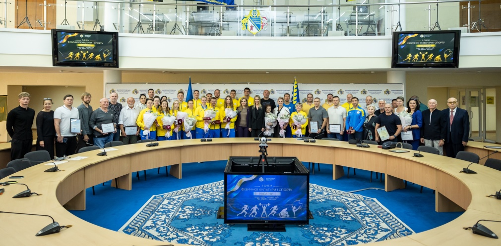 22 атлети та тренери Київщини отримали премії до 100 тисяч грн